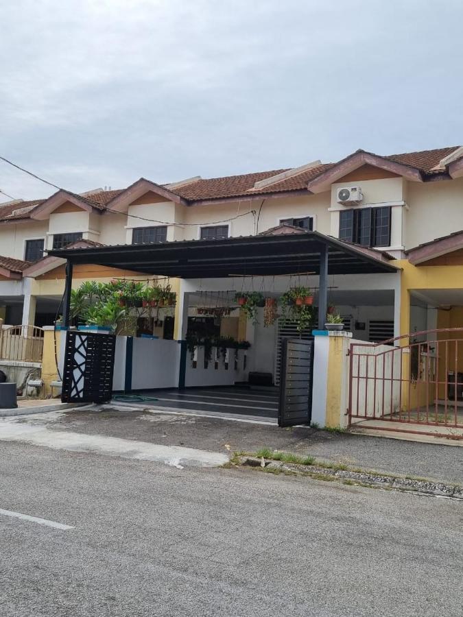 Private Pool Ssue Klebang Ipoh Homestay With High Speed Wifi Chemor Buitenkant foto